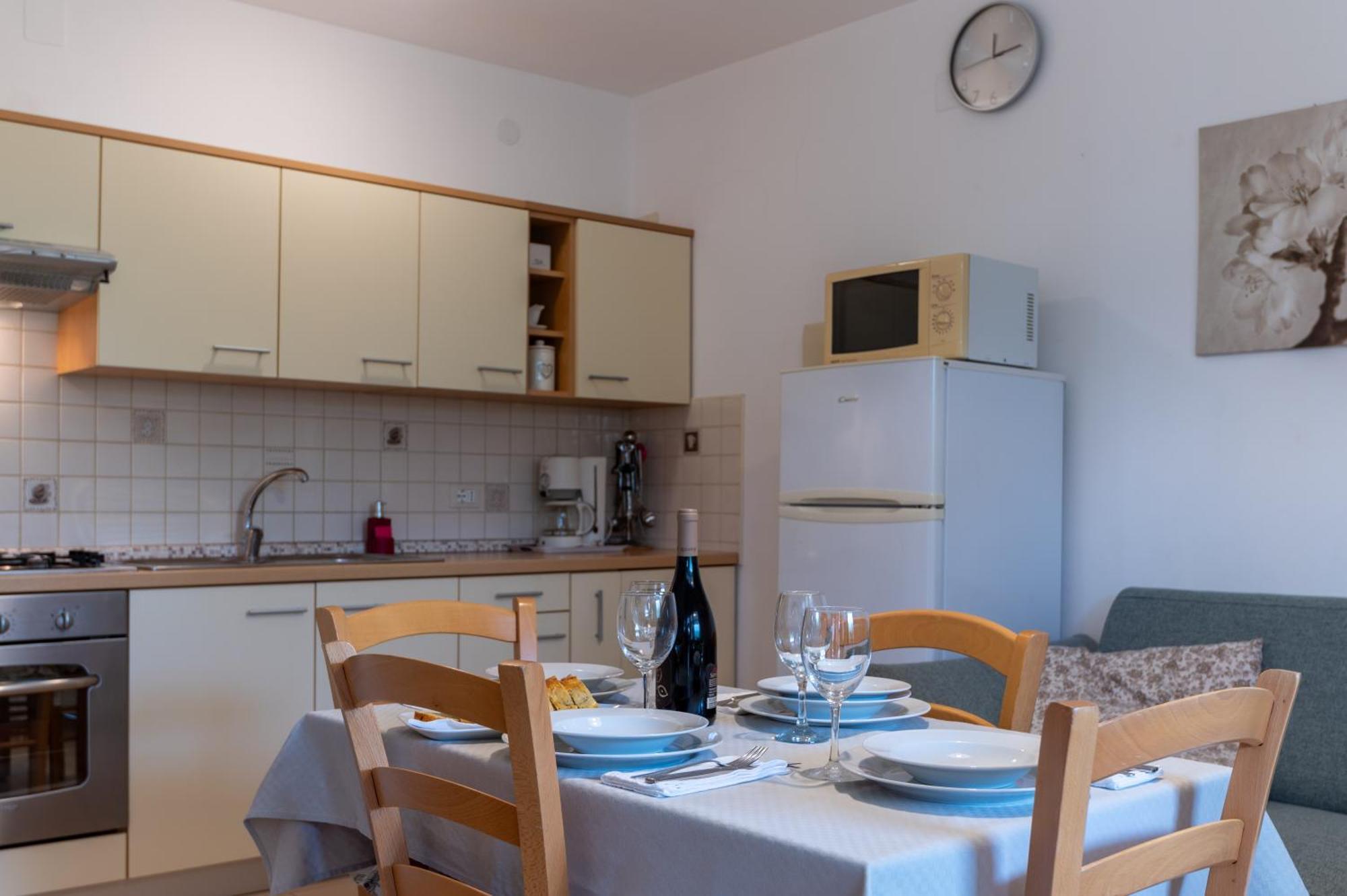 Apartments Mirella Novigrad Istria Exterior foto