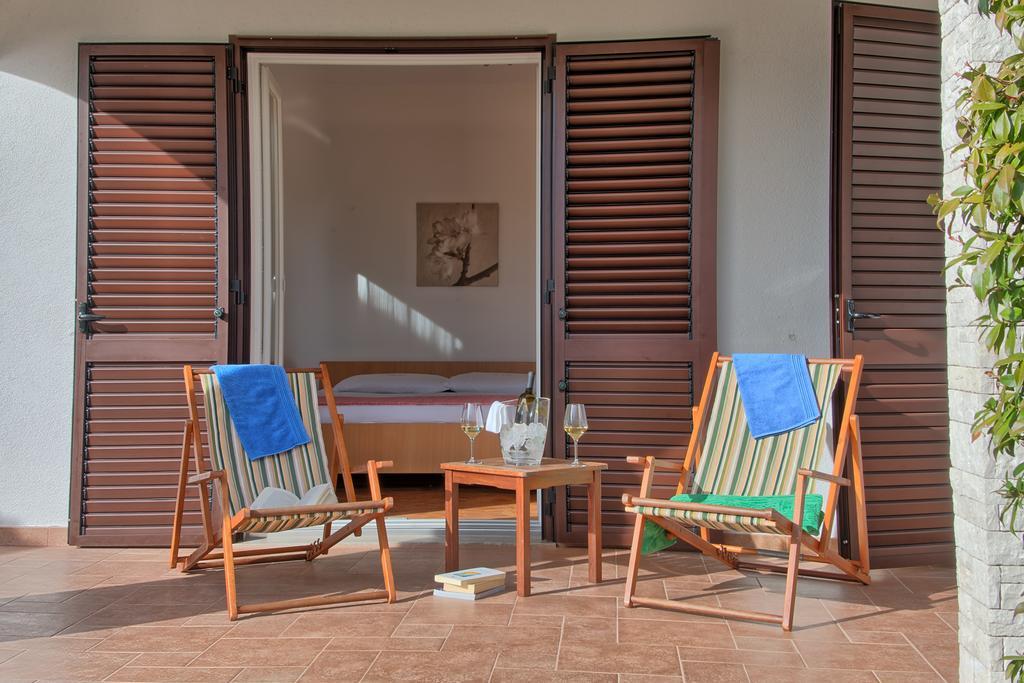 Apartments Mirella Novigrad Istria Exterior foto