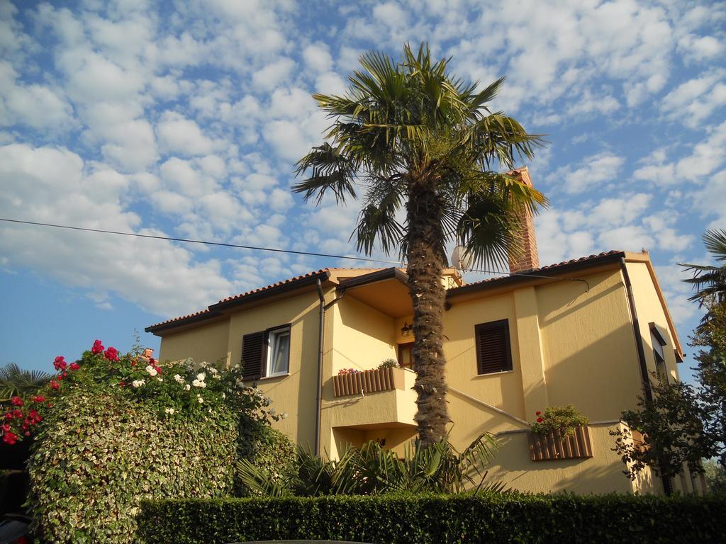 Apartments Mirella Novigrad Istria Exterior foto